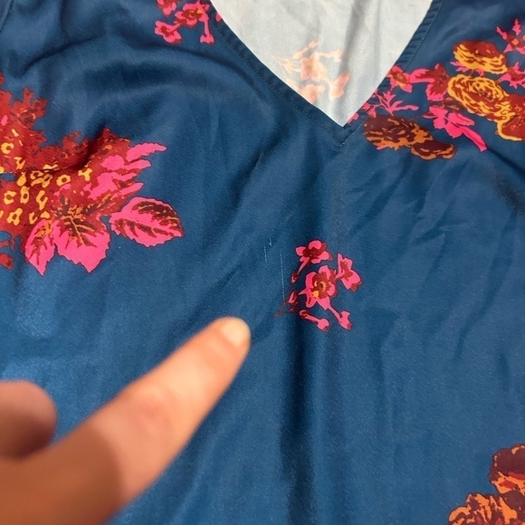 ModCloth Blue Satin Feel Floral Button Down Sleeves Relaxed Fit Size XL - Picture 4 of 11